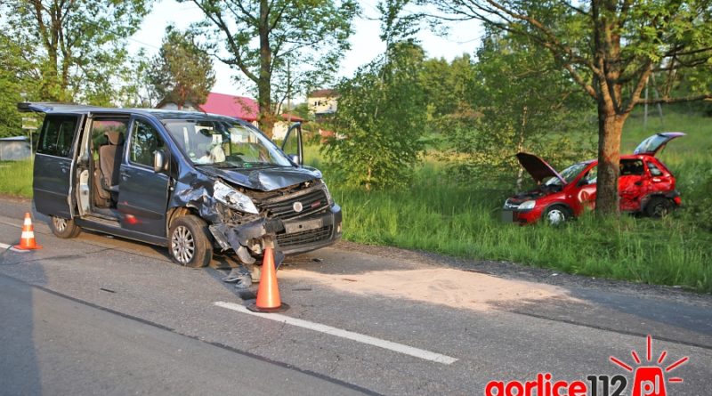 Wypadek w Dominikowicach. Utrudnienia na dw nr 993