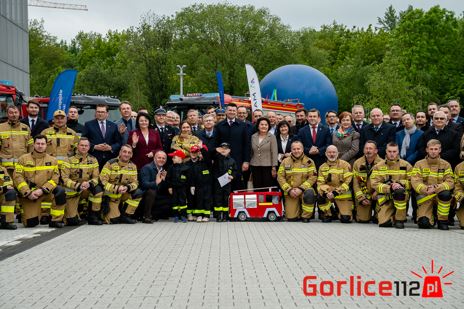 Nowe wozy strażackie oficjalnie trafiły do jednostek z powiatu gorlickiego